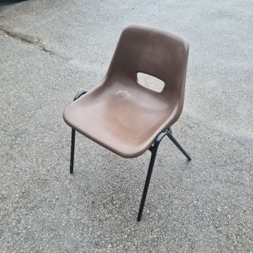Used Brown Plastic Chairs (Q)
