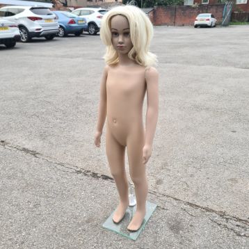 Used Child Mannequin With Wig (Age 5-6)